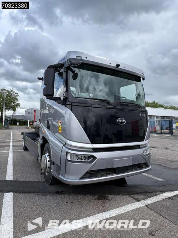 BYD ETHB 4X2 100% Electric chassis 255kWh Battery 200km WLTP range Photo 5