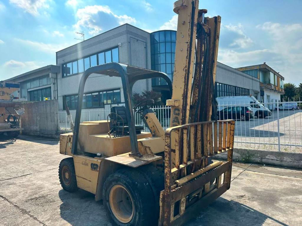 Caterpillar V80E Photo 2
