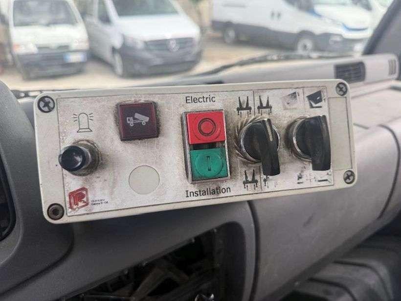 Nissan Cabstar Photo 7