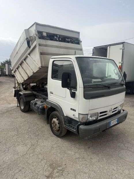 Nissan Cabstar Photo 9