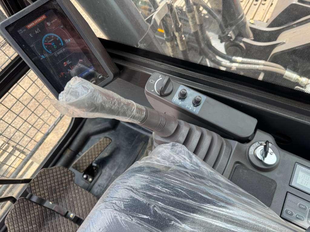 Hitachi EX215LC-5G - New / Unused / Cummins Engine Photo 12