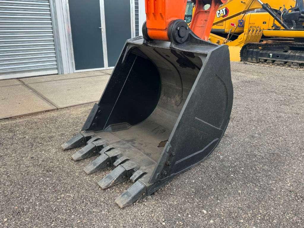 Hitachi EX215LC-5G - New / Unused / Cummins Engine Photo 15
