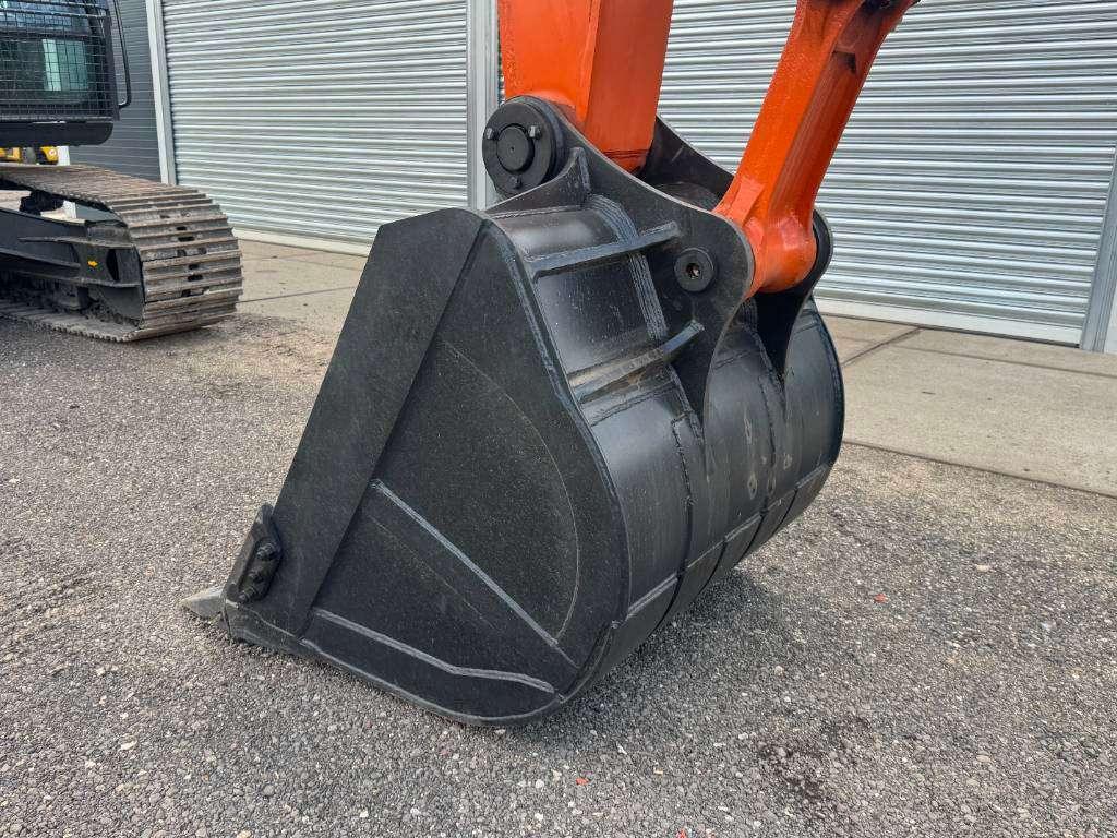 Hitachi EX215LC-5G - New / Unused / Cummins Engine Photo 16