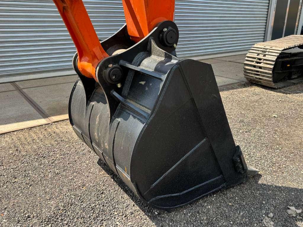 Hitachi EX215LC-5G - New / Unused / Cummins Engine Photo 17