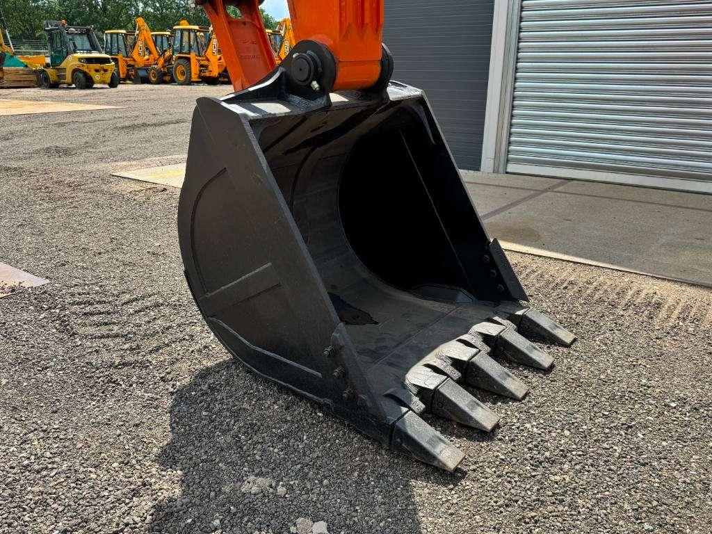Hitachi EX215LC-5G - New / Unused / Cummins Engine Photo 18