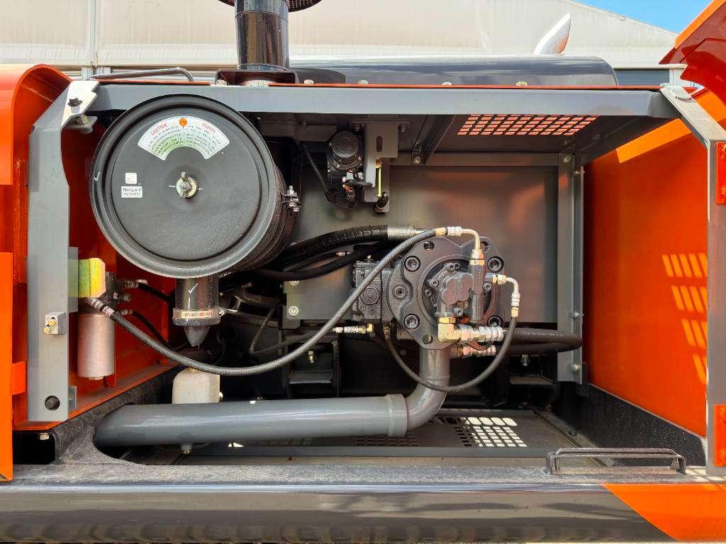 Hitachi EX215LC-5G - New / Unused / Cummins Engine Photo 24
