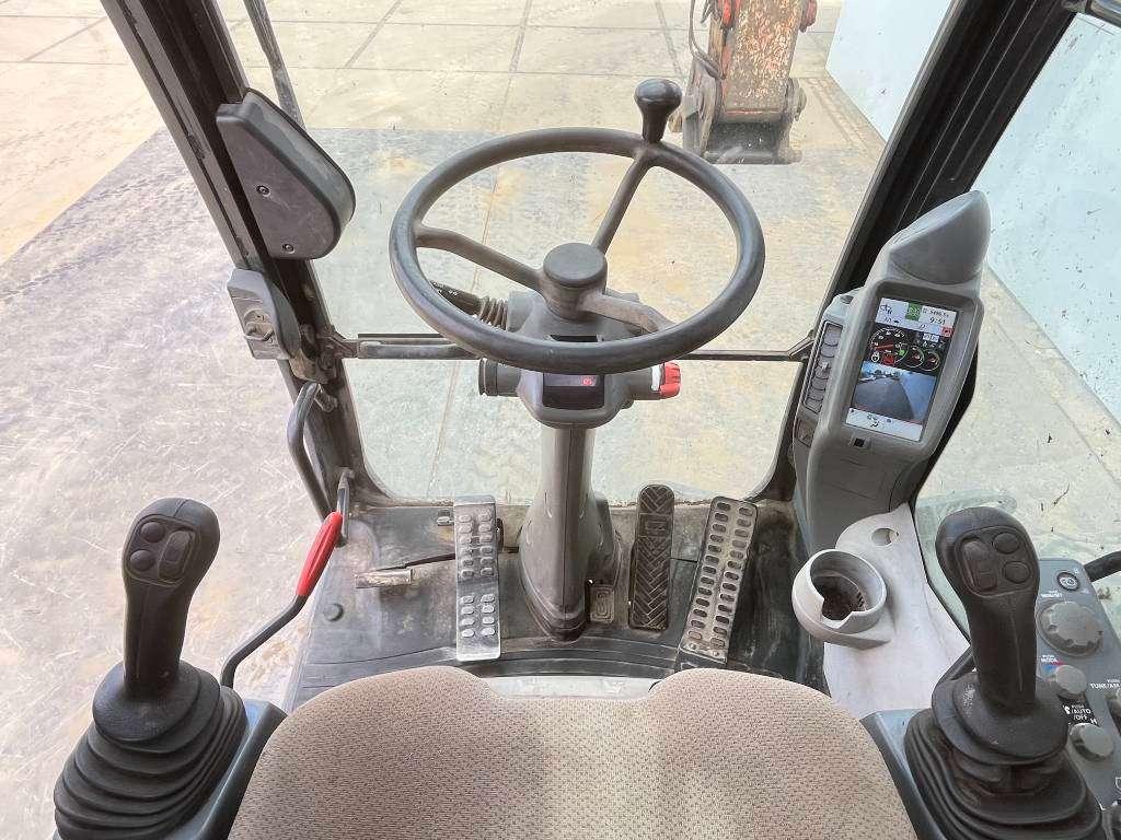 Hitachi ZX170W-5B - Blade / Triple Boom / Auto Greasing Photo 9