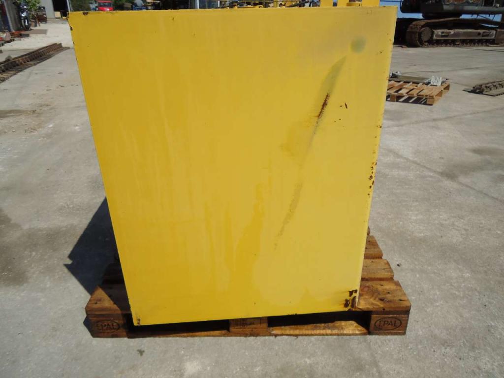 Diesel fuel tank for New Holland 385B Photo 2