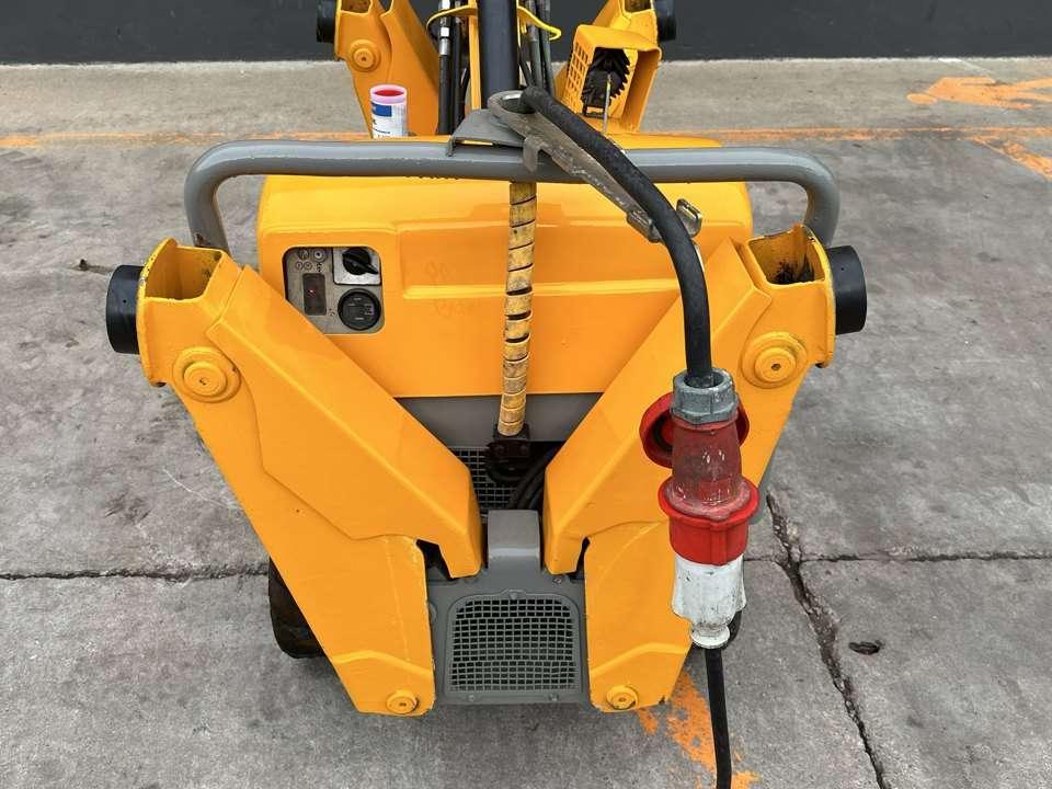 Brokk 90 Photo 8