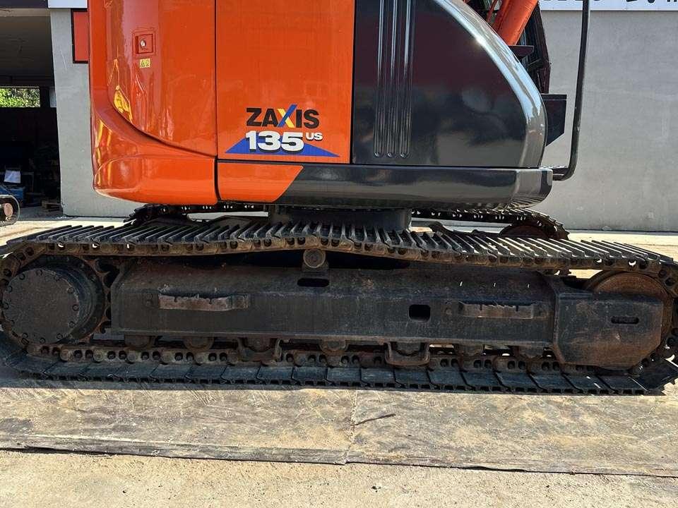 Hitachi ZX135US-5B TUNNELING Photo 4