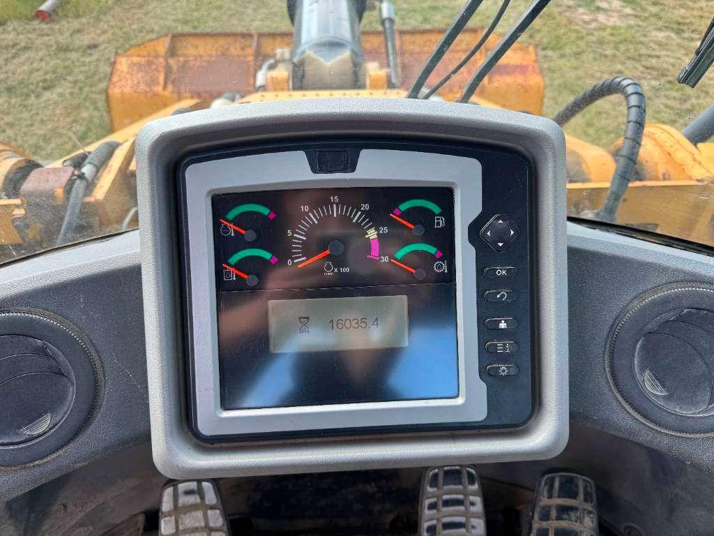 Caterpillar 966K - 3rd Function / Automatic Greasing Photo 23