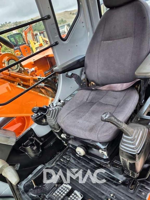 Hitachi ZX130 Photo 6