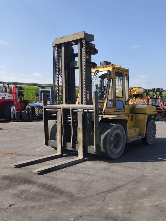 Caterpillar DP135 Photo 1