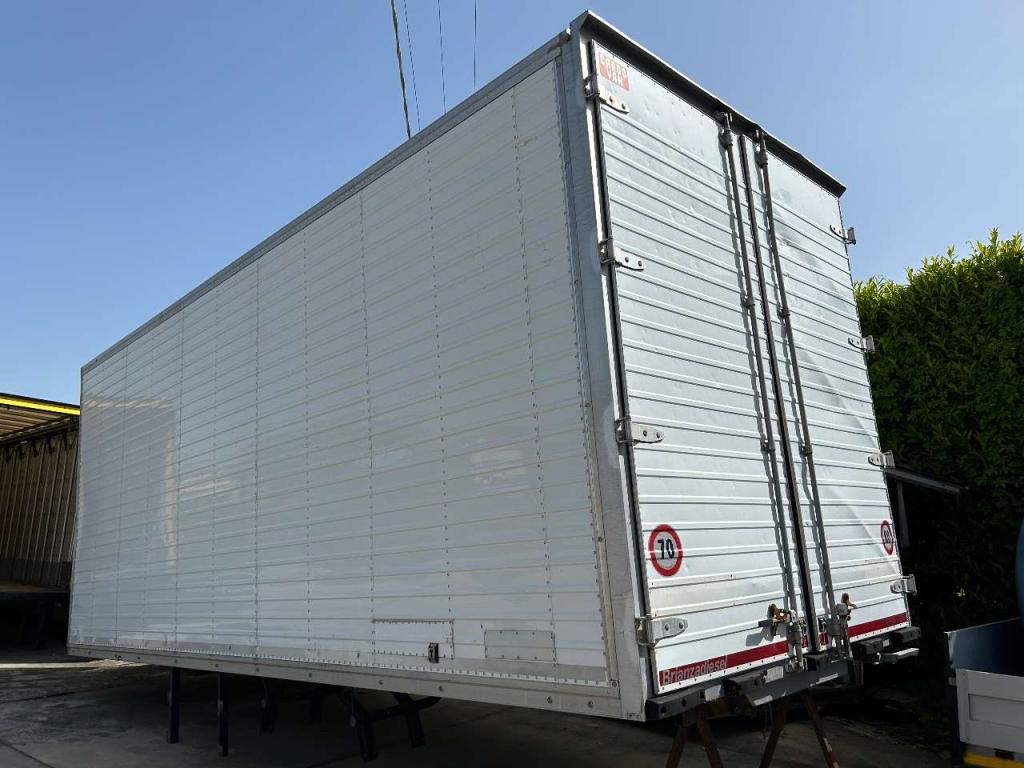 Cargovan Truck body Photo 2
