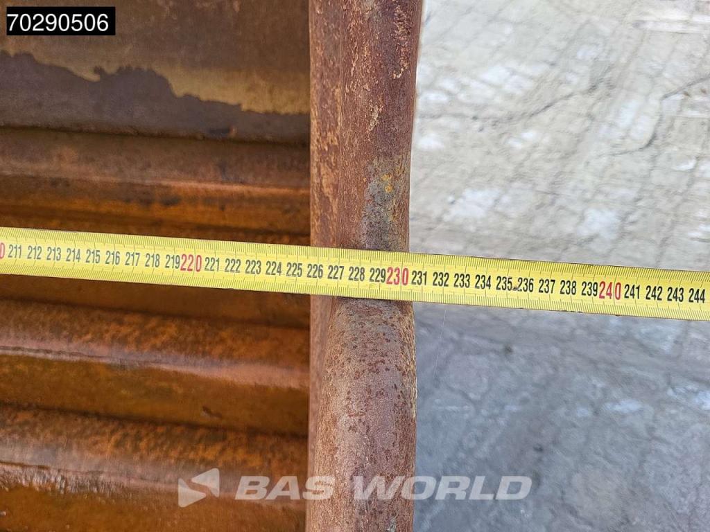 Caterpillar 390 D L Photo 12