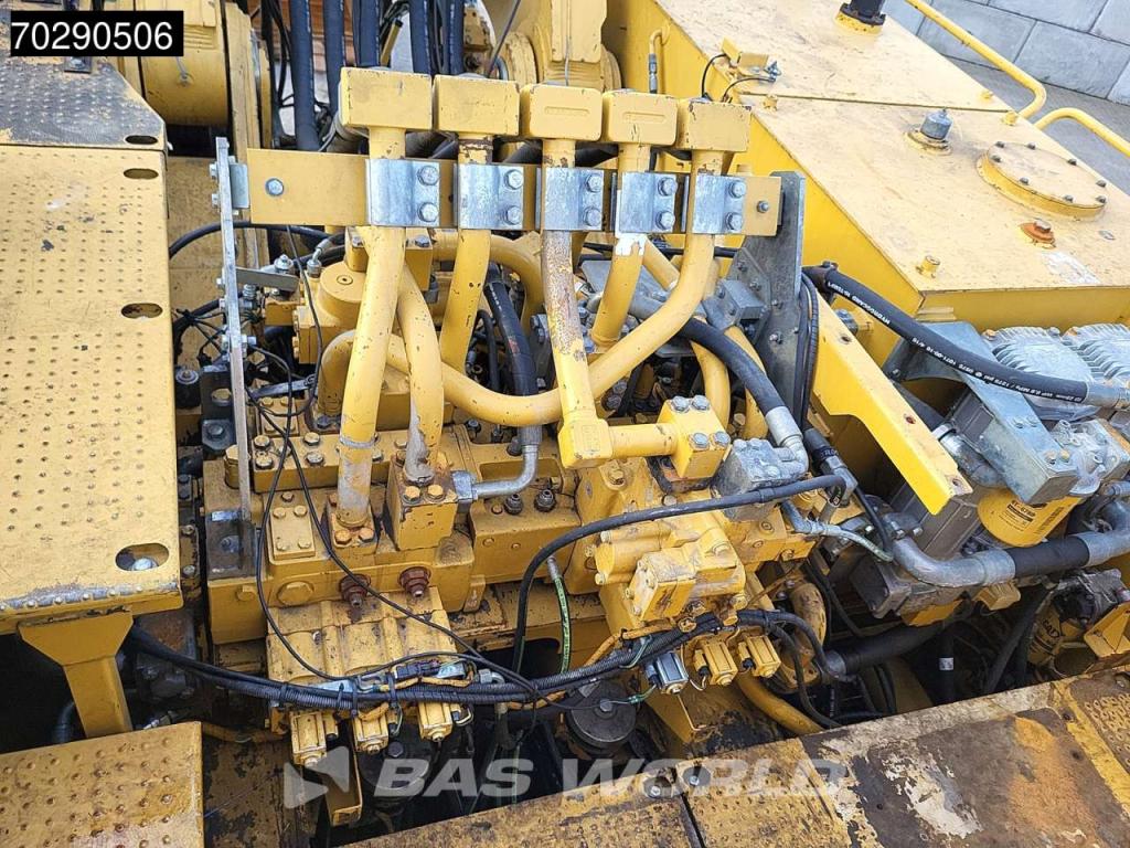Caterpillar 390 D L Photo 18