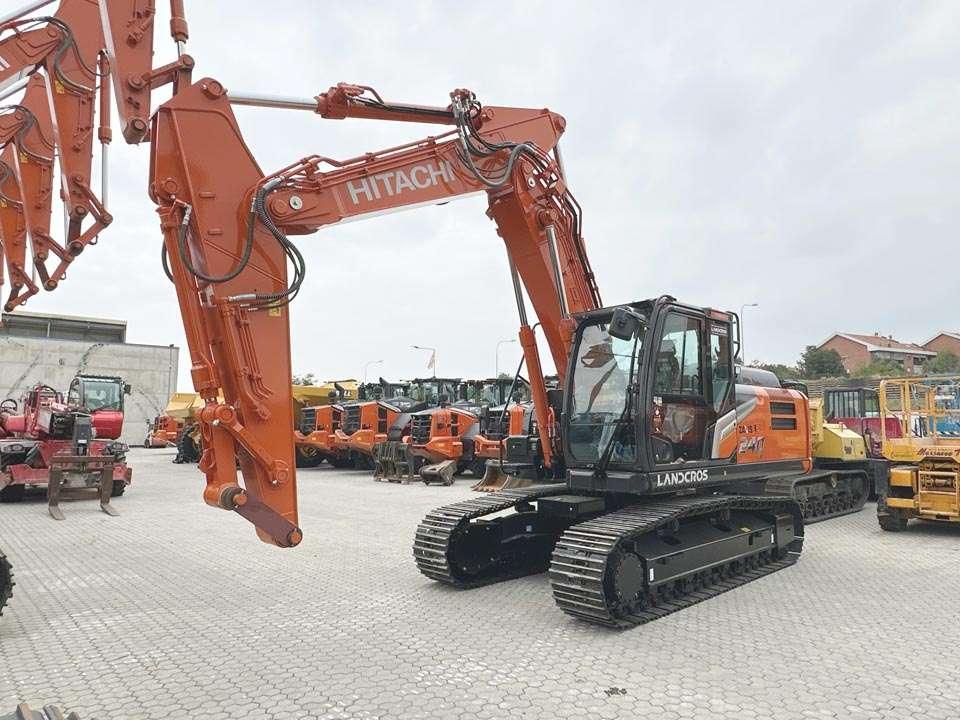 Hitachi ZX240N-7 Photo 1