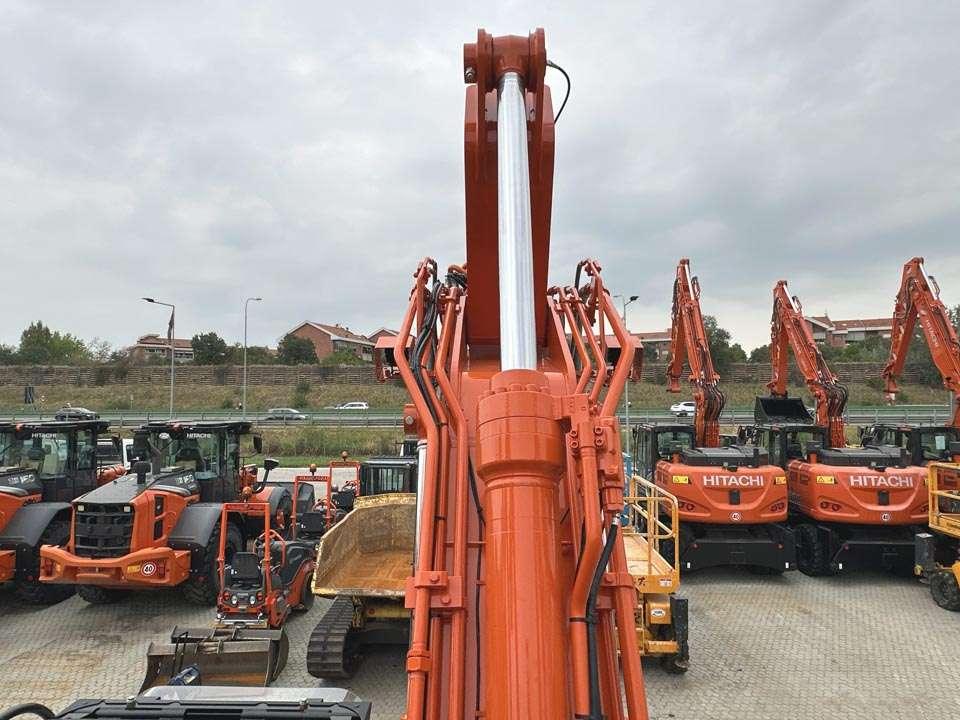 Hitachi ZX240N-7 Photo 10