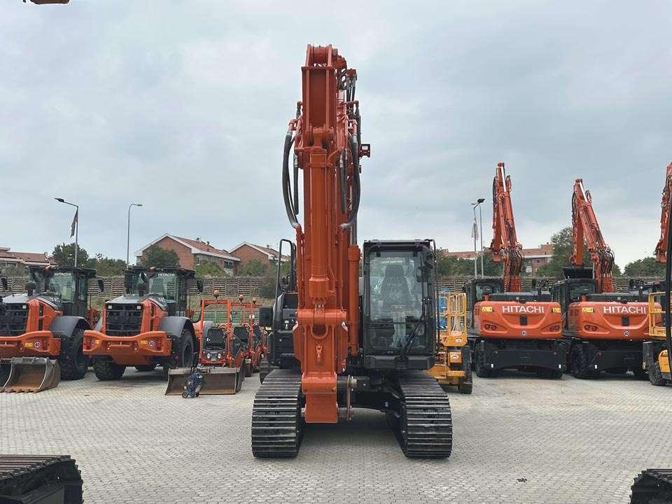 Hitachi ZX240N-7 Photo 18