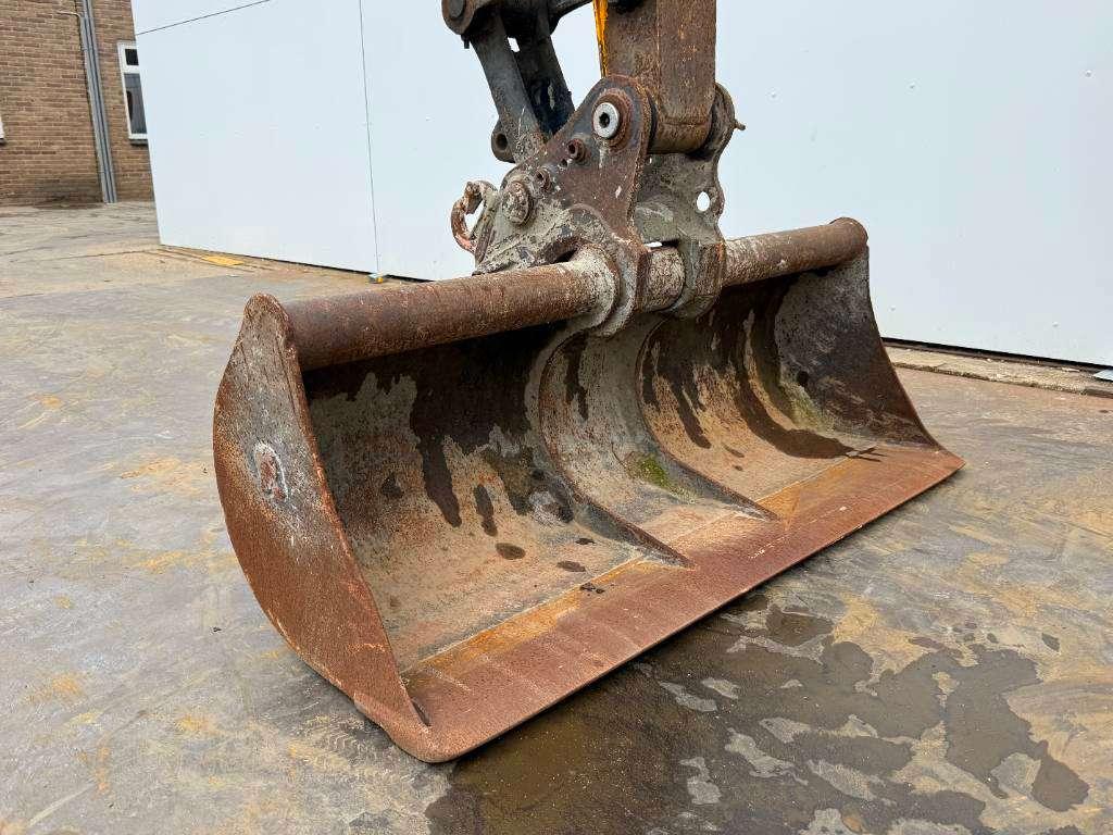 JCB 48Z-1 - Hammer Lines / Quick Coupler Photo 17