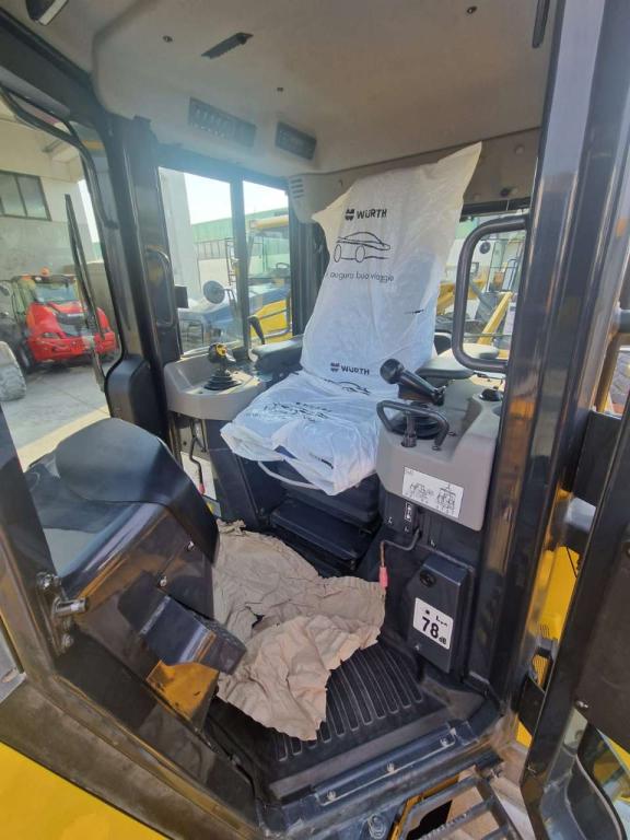 Komatsu D61EX-24 Photo 4