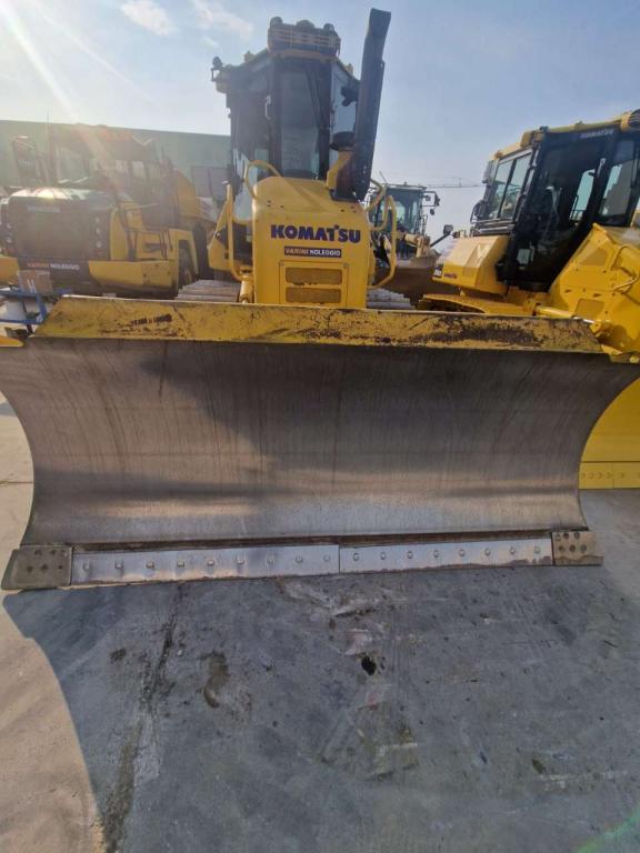 Komatsu D61EX-24 Photo 7