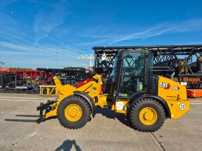 Caterpillar 906 Photo 1