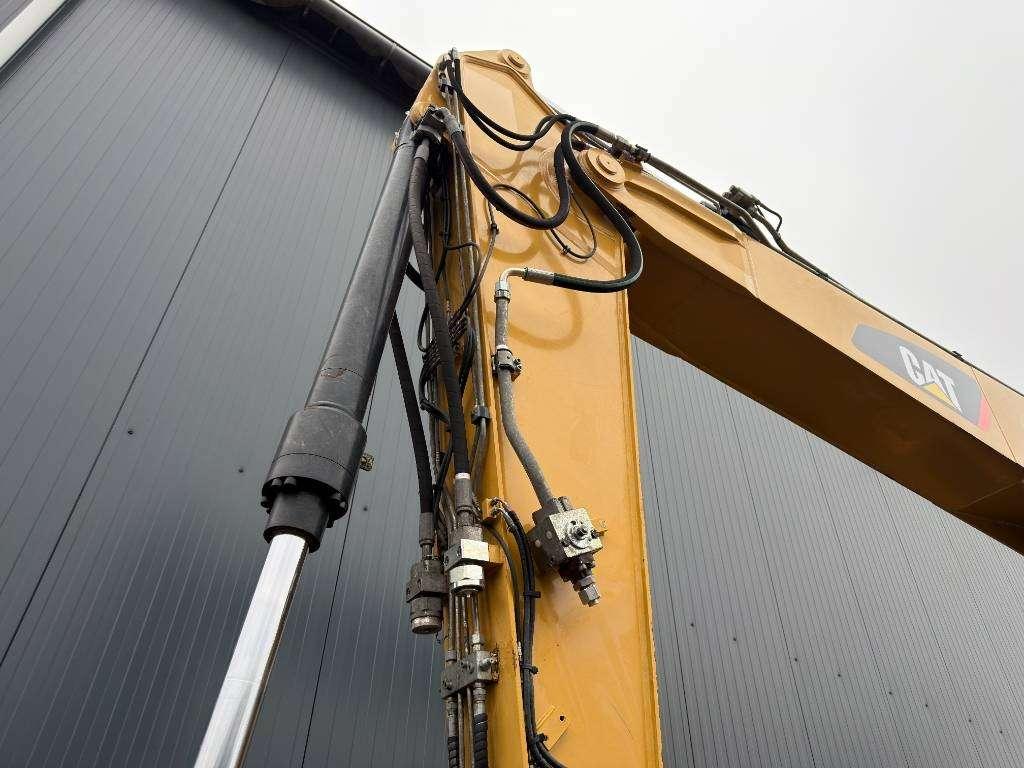 Caterpillar M318F Photo 12