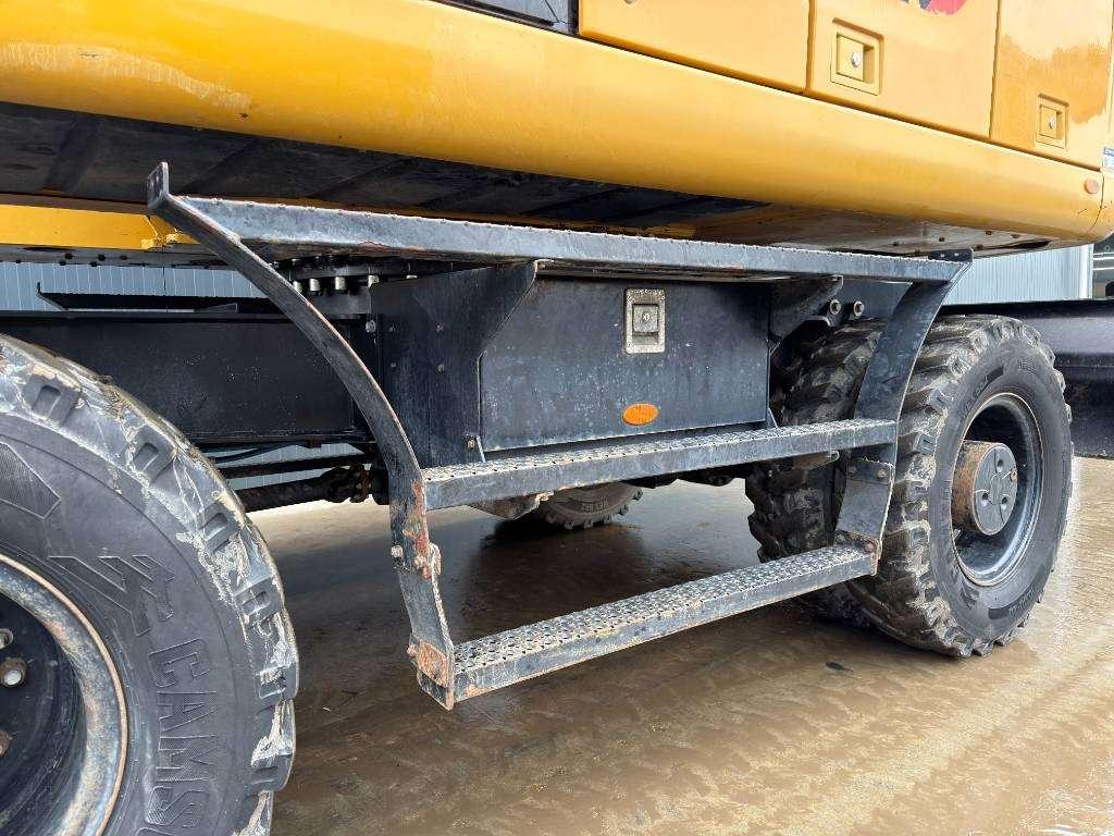 Caterpillar M318F Photo 13