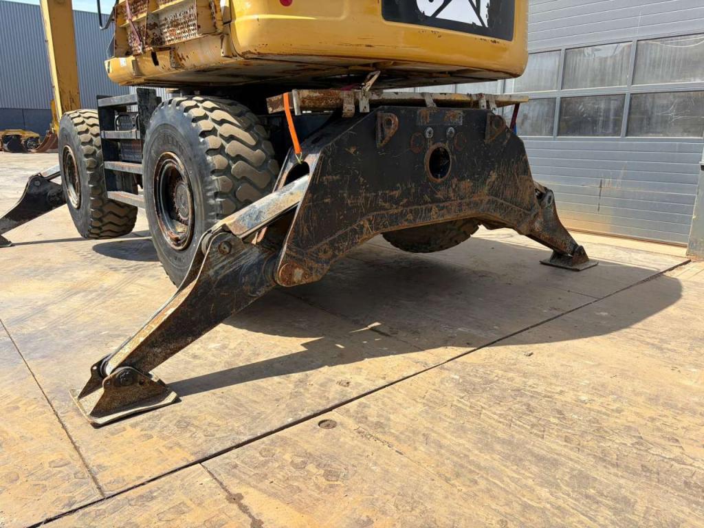 Caterpillar M325DMH Photo 15