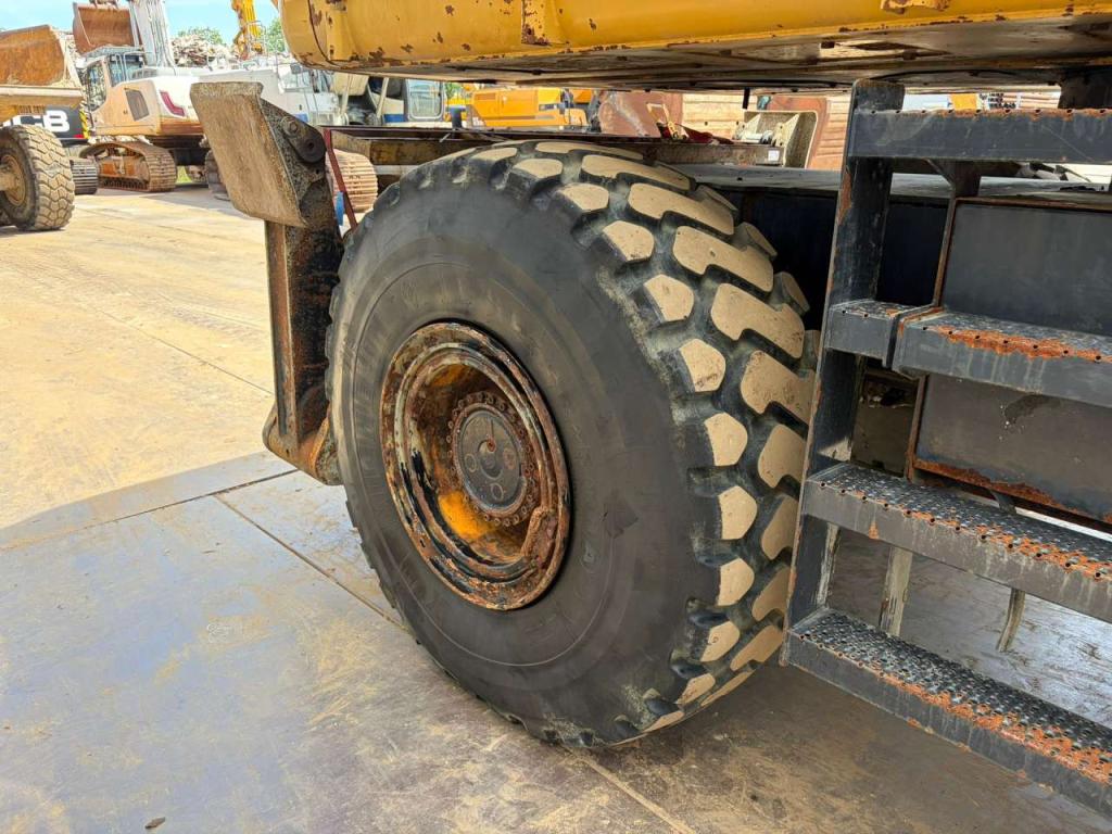 Caterpillar M325DMH Photo 19