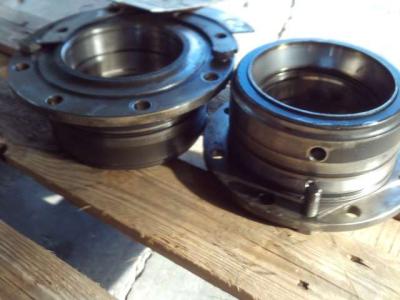 Steering clutch hub support for Fiat Allis FL14D - FD14 - CODICE 586704 sold by OLM 90 Srl