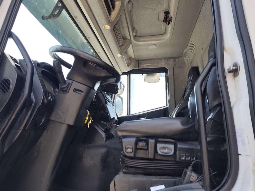 Iveco STRALIS AD190S42 XP Photo 9