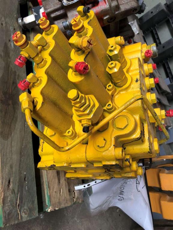 Hydraulic distributor for JCB JS220 Photo 1