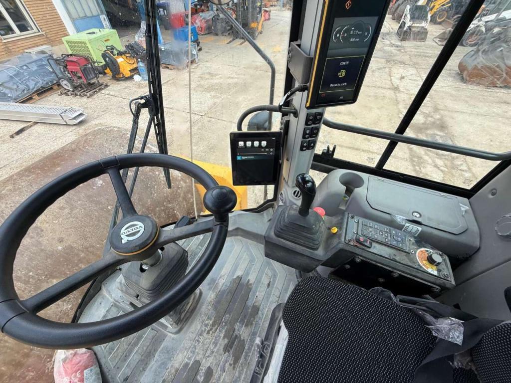 Volvo SD160B Photo 12