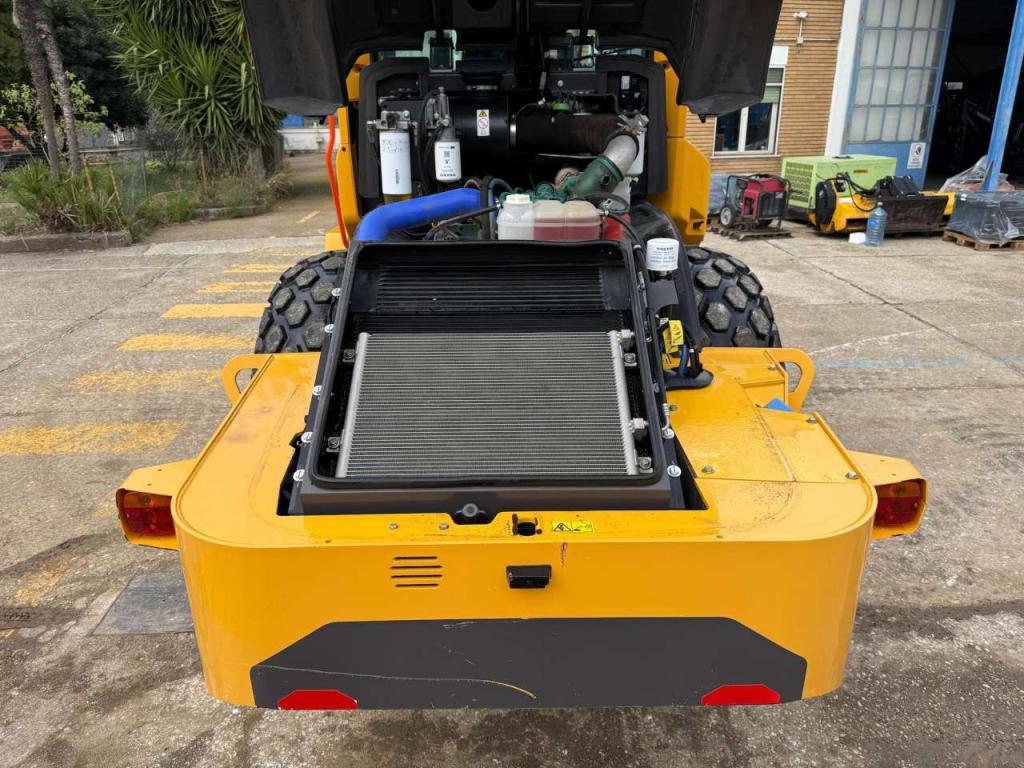 Volvo SD160B Photo 16