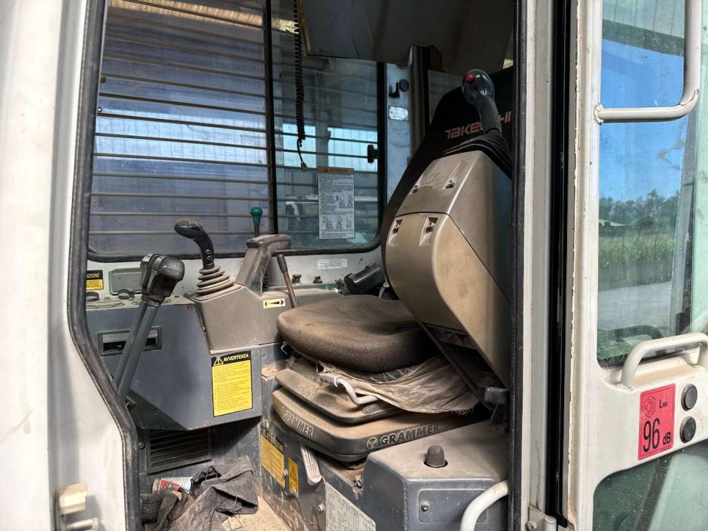 Takeuchi TB153FR Photo 3