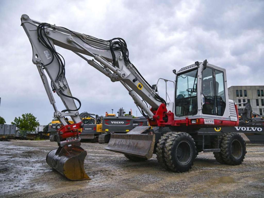Takeuchi TB175W Photo 1