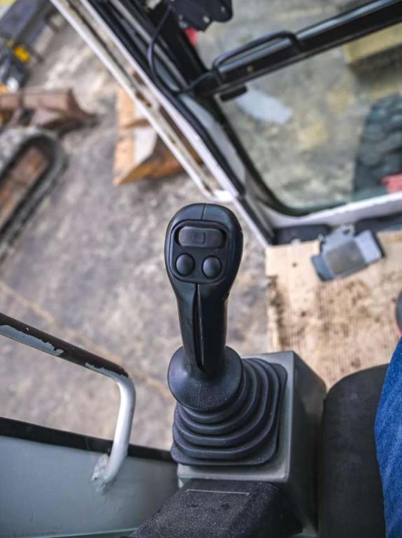 Takeuchi TB175W Photo 29