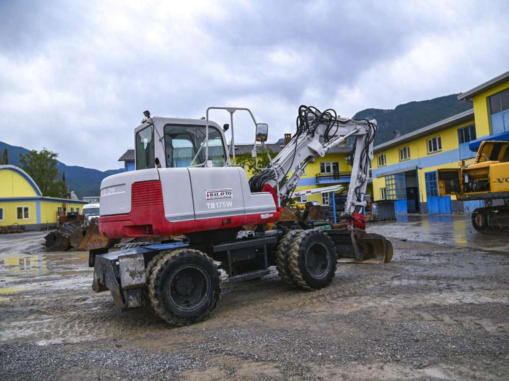 Takeuchi TB175W Photo 6
