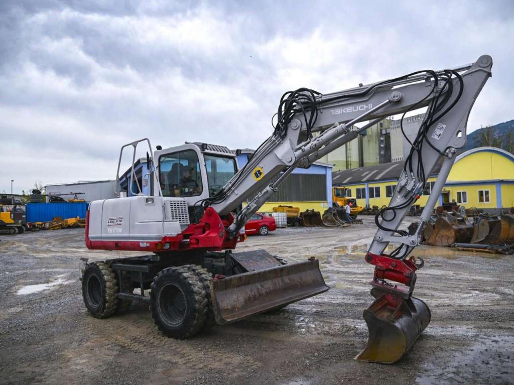Takeuchi TB175W Photo 9