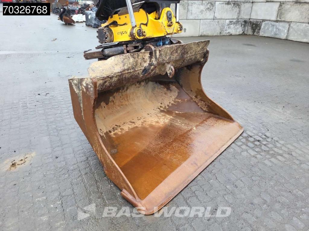 Volvo EC250 E L Photo 10