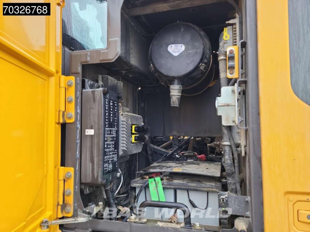 Volvo EC250 E L Photo 17