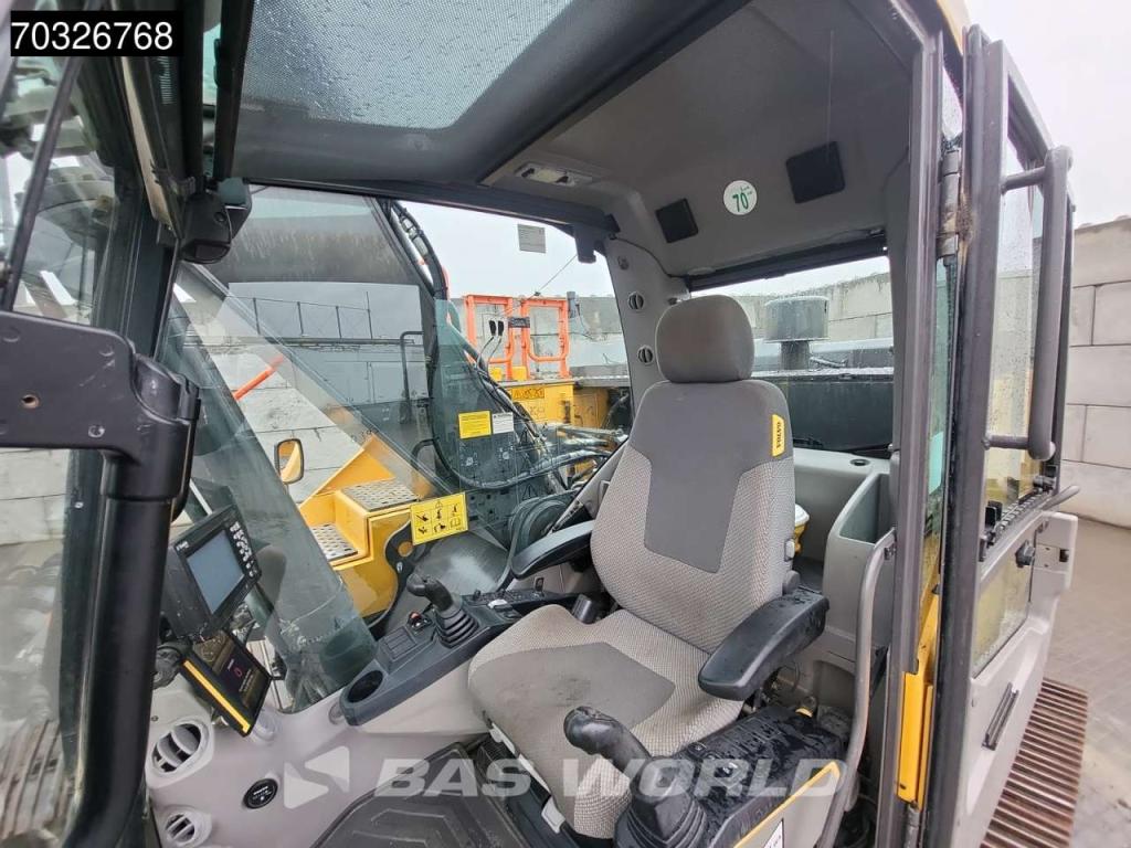 Volvo EC250 E L Photo 28