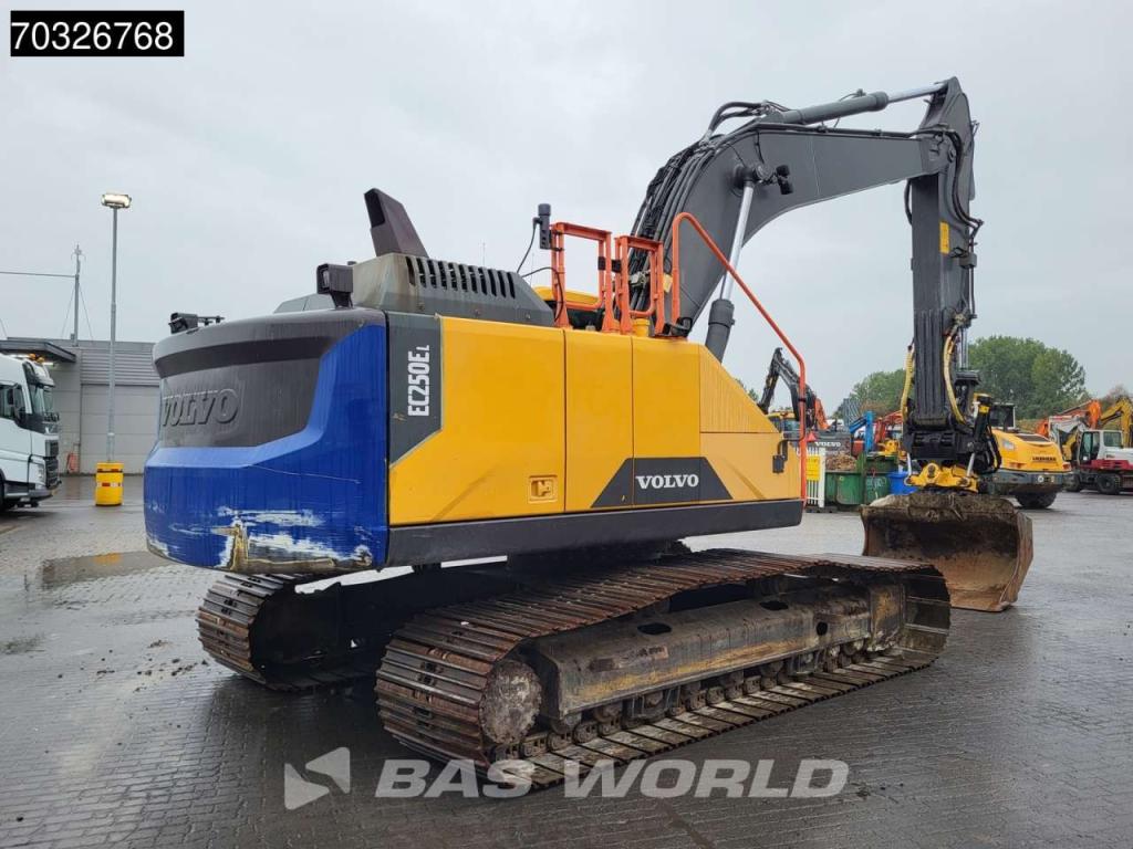 Volvo EC250 E L Photo 6