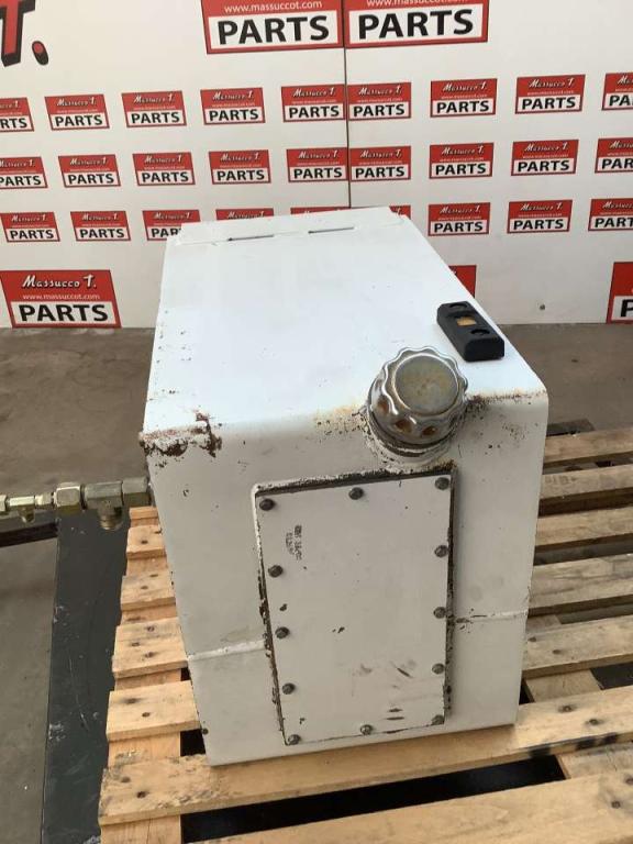 Oil tank for Haulotte H15 SDX Pinguely Photo 1