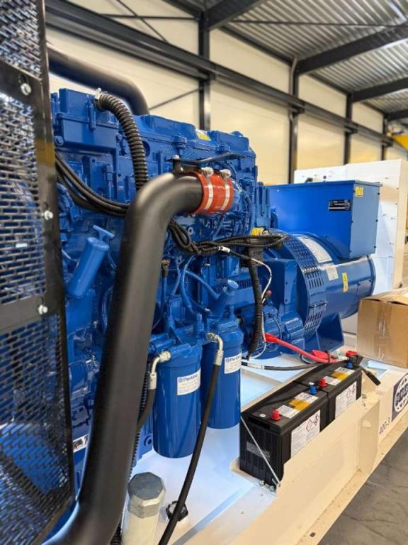 FG Wilson P400-3 - 400 kVA Open Genset - DPX-16017-O Photo 12