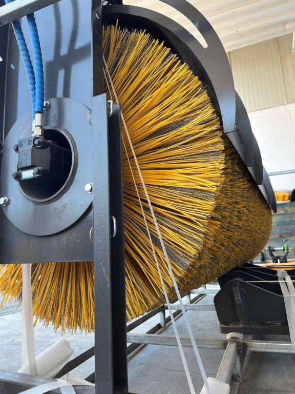 for 12-25 ton machines Sweeper brush Photo 5