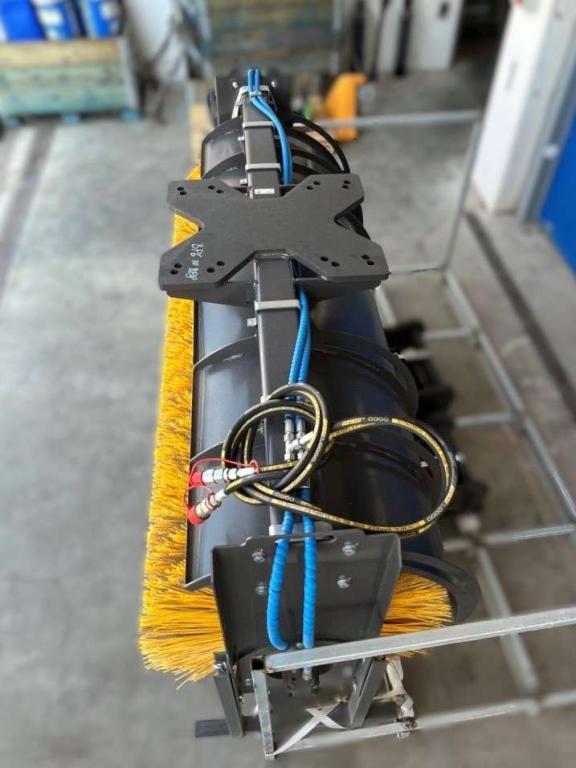 for 12-25 ton machines Sweeper brush Photo 6