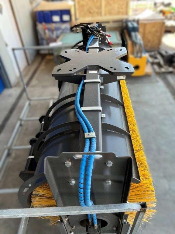 for 12-25 ton machines Sweeper brush Photo 7